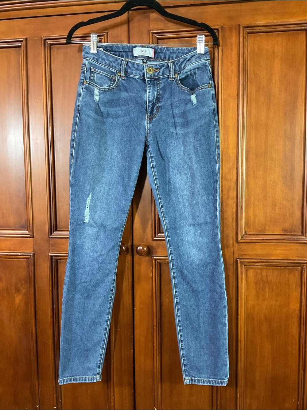 Cabi Jeans Women’s Denim Size 6 Curvy Skinny Distressed As Pictured Euc Must Hav